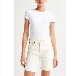 Abercrombie & Fitch The 7” Dad Short High Rise